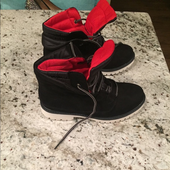 Steve Madden Boots, like new, only worn once - Picture 2 of 3